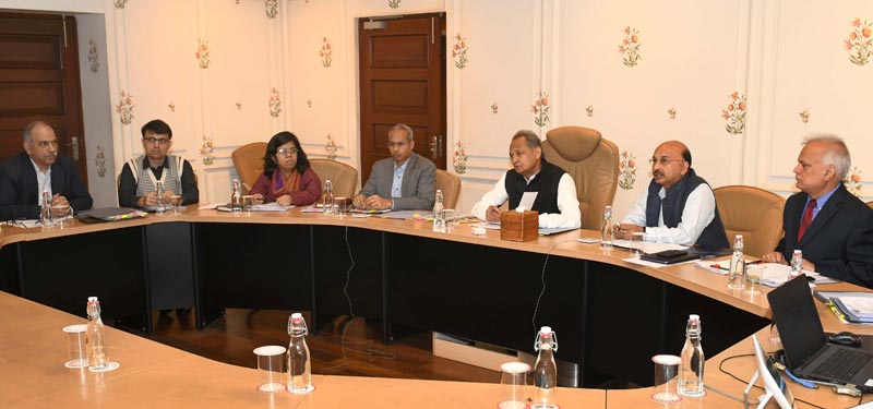 Chief-Minister-Ashok-Gehlot-with-district-collectors-through-video-conferencing-in-the-Chief-Ministers-office-3 मुख्य मंत्री की चेतावनी, सुशासन में लापरवाही नहीं होगी बर्दाश्त