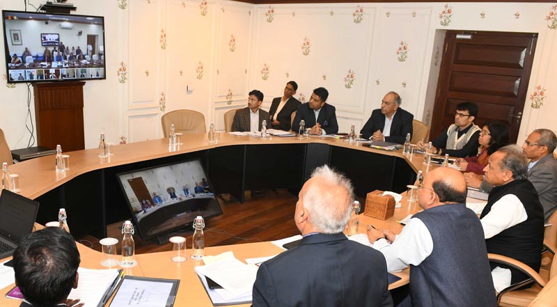 Chief-Minister-Ashok-Gehlot-with-district-collectors-through-video-conferencing-in-the-Chief-Ministers-office-4 मुख्य मंत्री की चेतावनी, सुशासन में लापरवाही नहीं होगी बर्दाश्त