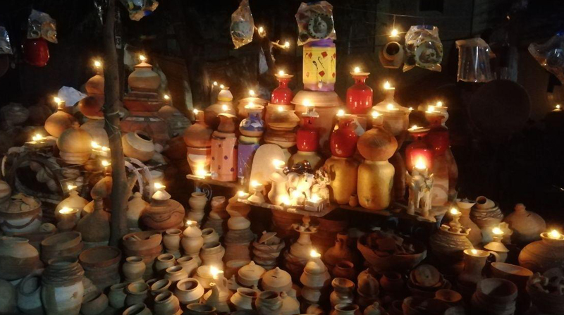 Lalchand Prajapati's Diwali at the Pugal intersection of Bikaner