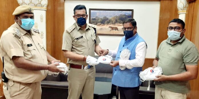 60 thousand masks handed over for constable recruitment examination, 20 thermal scanning machines handed over