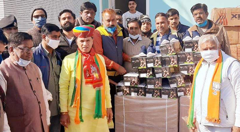 Shoes will be presented to the needy in the wake of winter - Mahaveer Ranka