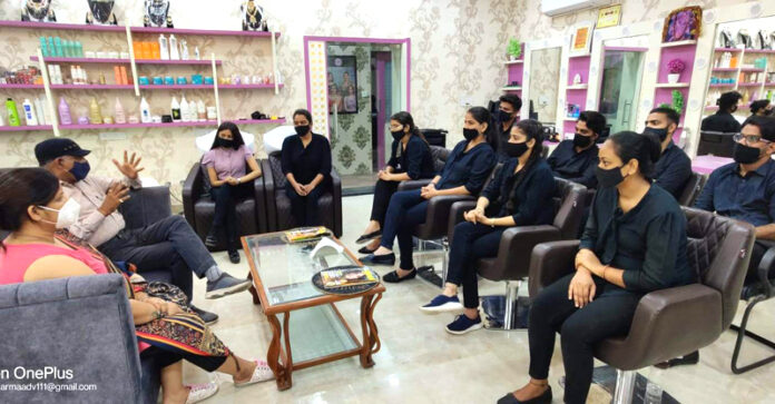 Free services of Meenakshi Dutt make overs for Corona Warriors women personnel from today