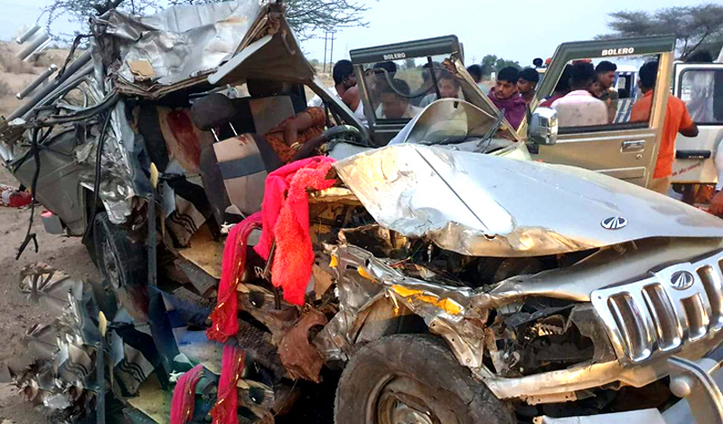 4 killed, 7 injured in trailer-Bolero collision in Jamsar