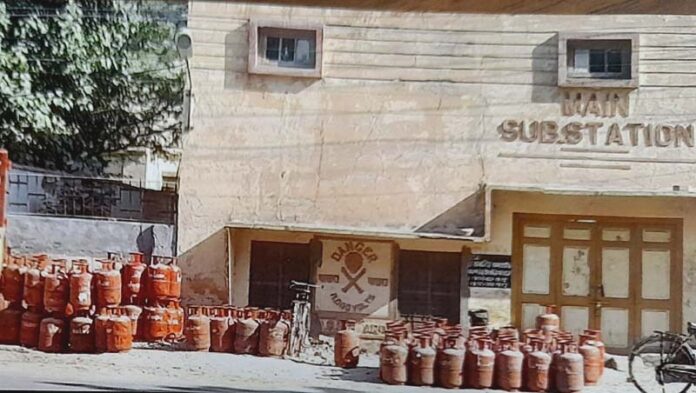 Dealers of LPG gas companies are playing with fire2