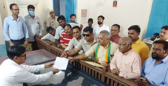 City BJP sends memorandum to Governor Mishra demanding strict action against the rioters