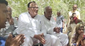 Education Minister Dr. B. D. Kalla worshiped Peepal