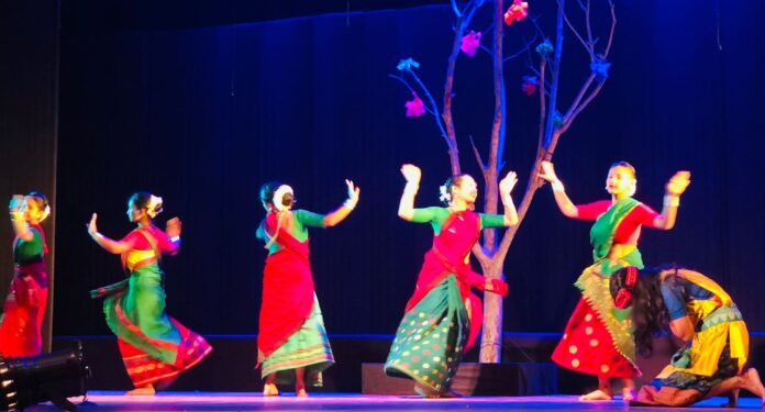 Multi-lingual play Mono Unth Mukhor Hridoy staged in Bikaner
