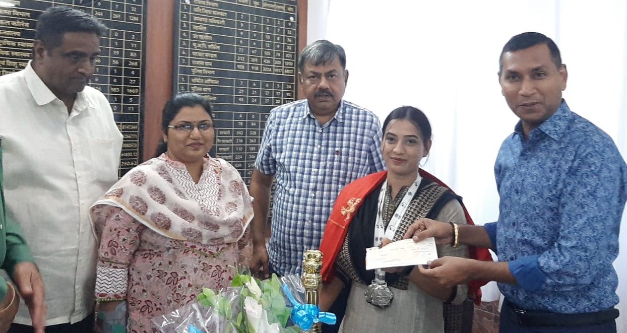 Medal winning Nagma honored