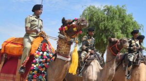 Female-camel-rider-squad-to-participate-in-BSF-Raising-Day-parade2-300x167 बीएसएफ स्थापना दिवस परेड में शामिल होगा महिला ऊंट सवार दस्ता