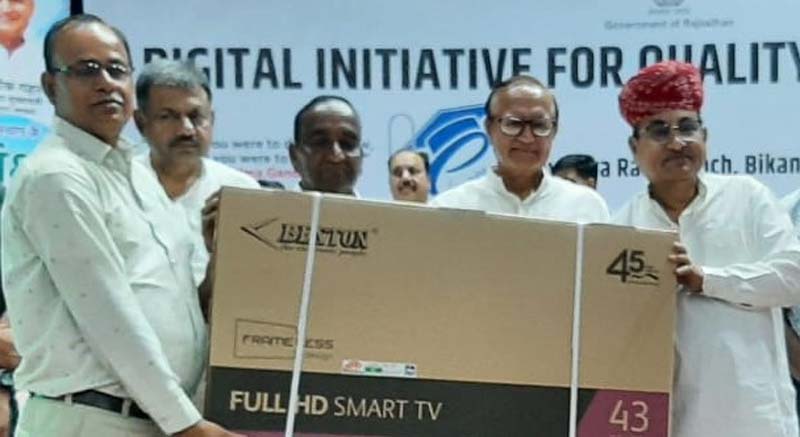 750 smart TVs presented to single teacher government schools including madrasas