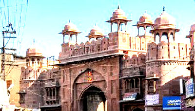 All the historical gates and 21 circles of the city will be decorated on Diwali