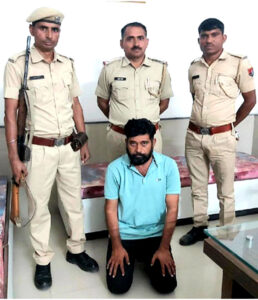 Bajrang-arrested-for-beating-Divyang-with-stick-1-258x300 दिव्‍यांग को लाठी से पीटने वाला बजरंग नाई गिरफ्तार