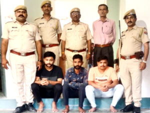 Mukhtyar-Moin-Khan-and-Shakir-Hussain-arrested-for-beating-Liaquat-300x226 लियाकत को अधमरा करने वाले मुख्‍त्‍यार शेख, मोईन खान व शाकिर हुसैन गिरफ्तार