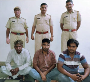 Three crooks who exchanged ATM money were arrested-1