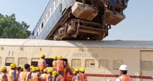 Train-accident-in-Bikaner-–-Accident-relief-train-reached-in-20-minutes-1-300x158 बीकानेर में ट्रेन दुर्घटना–बीस मिनट में पहुंच गई एक्‍सीडेंट रिलीफ ट्रेन !