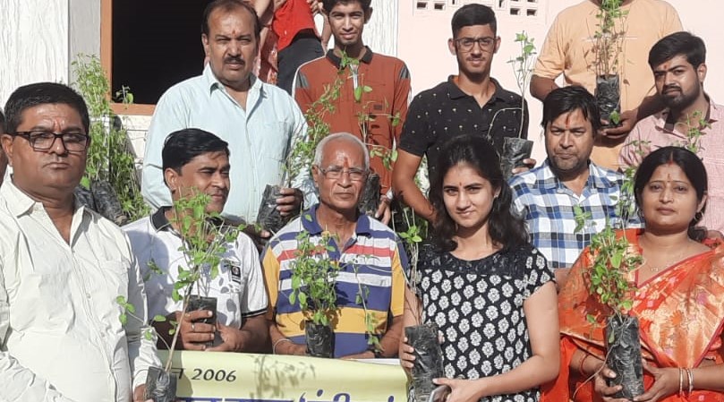 Tulsi plants distributed in memory of Rangeela