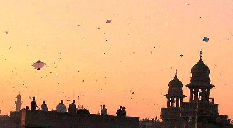 On the occasion of Bikaner's foundation day, fiercely blown away