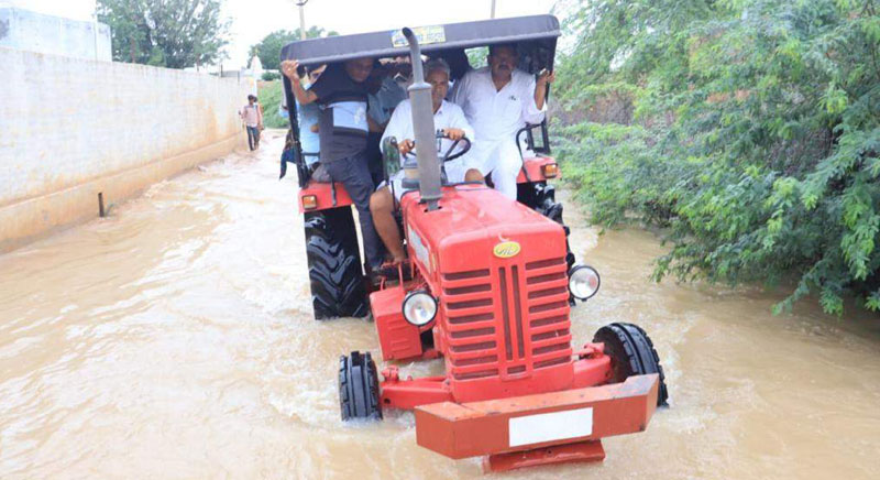 Energy Minister reviewed the situation of water logging in the villages of Srikolayat area