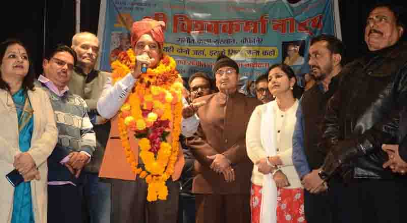 Echoed in the town hall, JEENA YAHAN, MARNA YAHAN, ISAKE SIVA JANA KAHAN