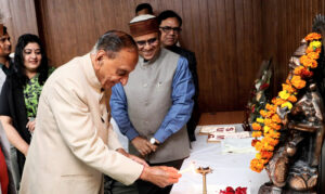 One-day-national-workshop-on-Rajasthani-legends-as-an-important-source-of-knowing-history-by-the-Center-for-Museum-and-Documentation-Maharaja-Ganga-Singh-University-MGSU-Bikaner-1-300x179 इतिहास जानने प्रामाणिक माध्यम हैं राजस्थानी ख्यातें : प्रो. कल्‍याण सिंह शेखावत 