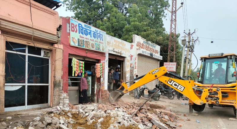 UIT removed encroachments in Jaipur Road area