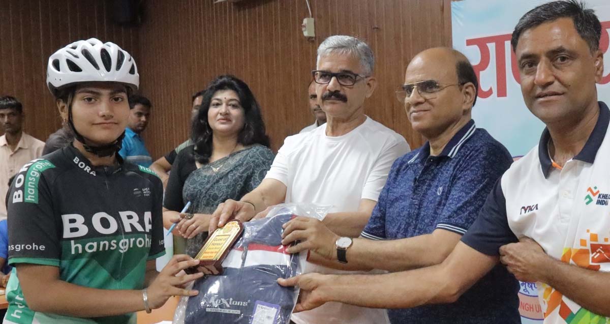 Cycle race winning teams were honored on Sports Day