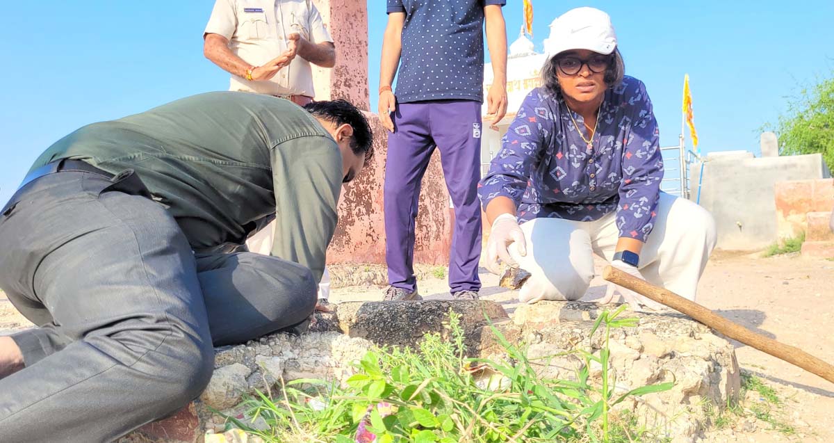 Officers removed garbage from Sansolab and uprooted bushes