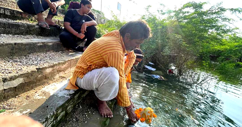 One and a quarter lakh earthen Shivlings were immersed in Devkund Sagar