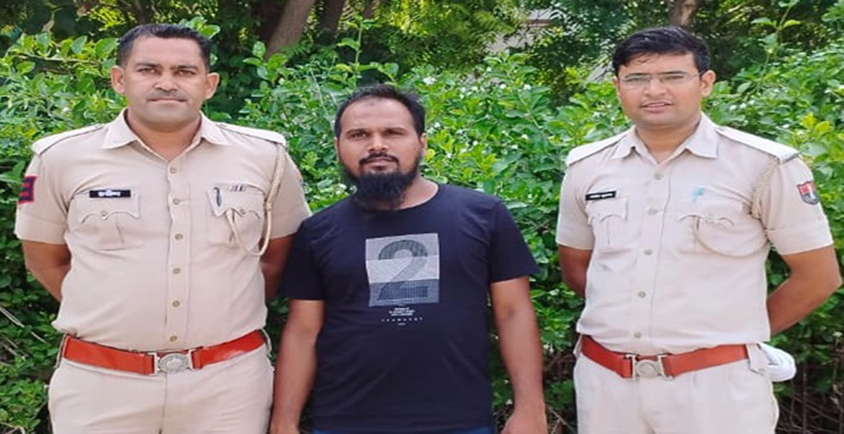 Absconding reward accused Mehtab, resident of Dhobi Talai, arrested