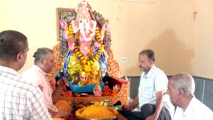 Grand Aarti before immersion of Lord Ganesha's idol in Joshiwara