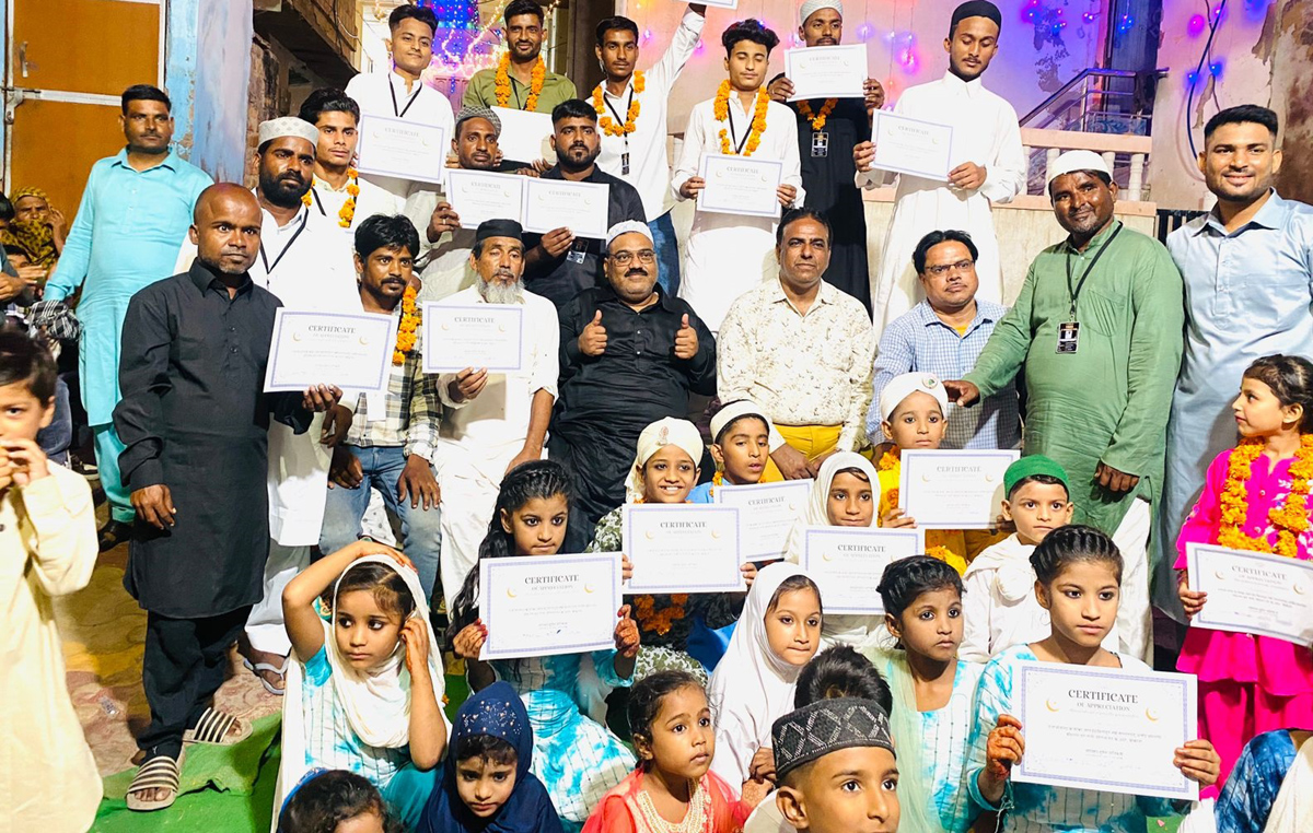 Promising students of Daran Chowk Madrasa were honored