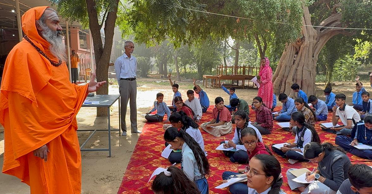 Geeta is the foundation of student life and the great mantra for success - Shri Vimarshanand Giri