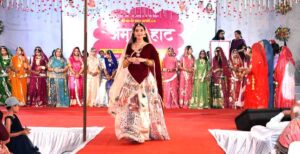 Jaimala Modi became Amrita Queen in Amrita Haat Rajasthani Fashion Show