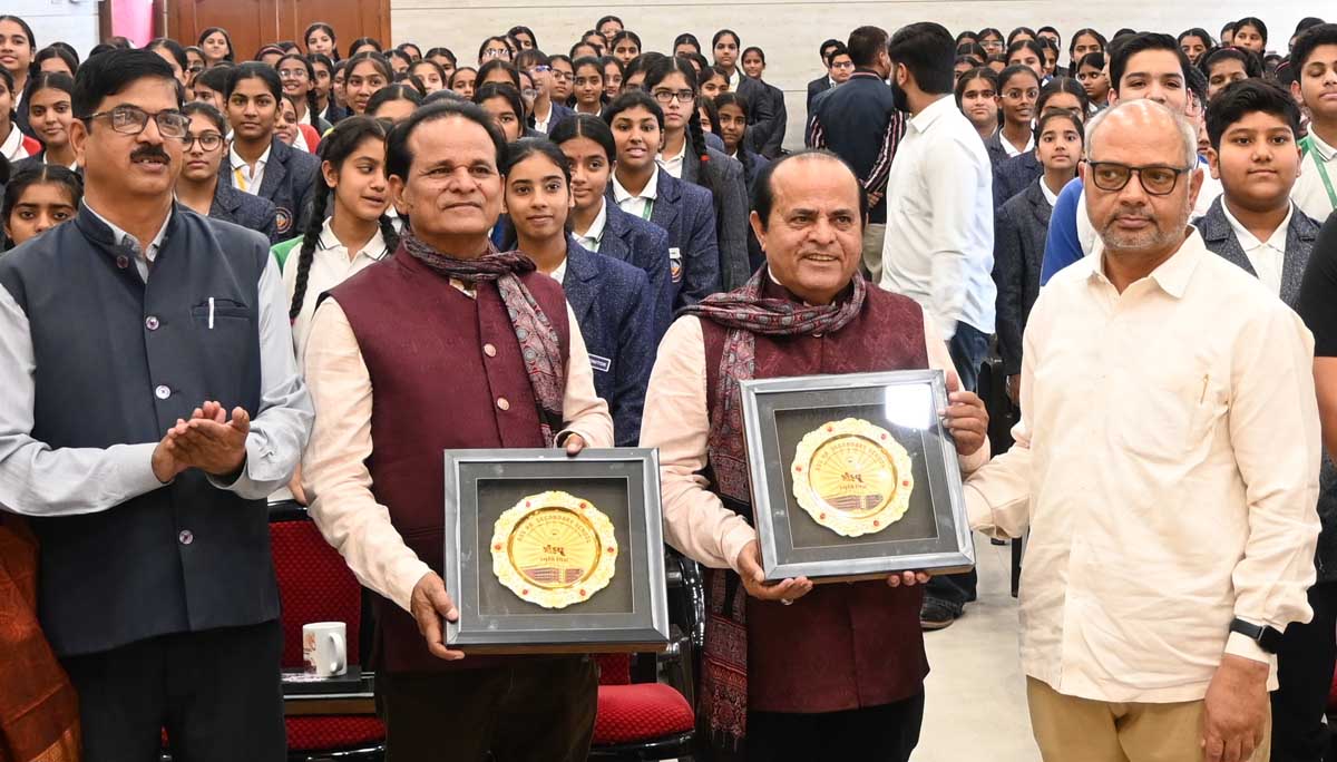 Padma Shri musicians Ali, Ghani honoured