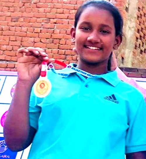 Bikaner archer Harshita Bishnoi won gold in Jaipur 16BKN PH-03