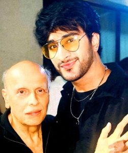 Mahesh-Bhatt-also-sees-a-bright-future-in-Anurag-251x300 अनुराग व्यास के व्यक्तित्व में इरफ़ान खान जैसी सादगी- हसनैन हैदराबादवाला