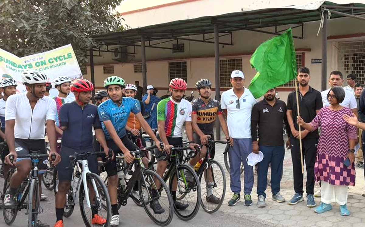 Cycle Rally Held from College to University as Part of 'Sunday on Cycle' Initiative 15BKN PH-03