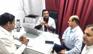 Divisional Commissioner took treatment at the district hospital