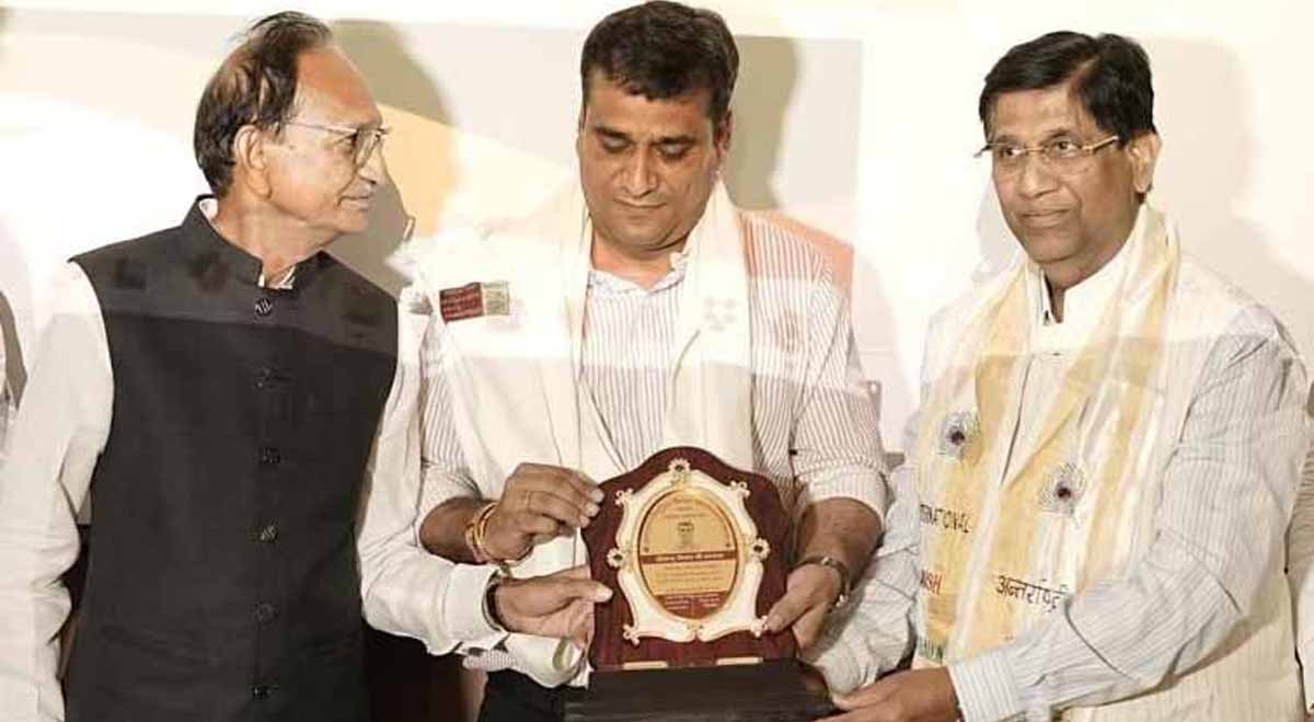 Vaishya Mitra member Vijay Bafna will be felicitated in Delhi on Monday.