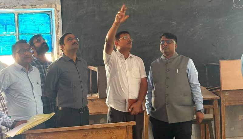 The District Election Officer inspected the polytechnic college.