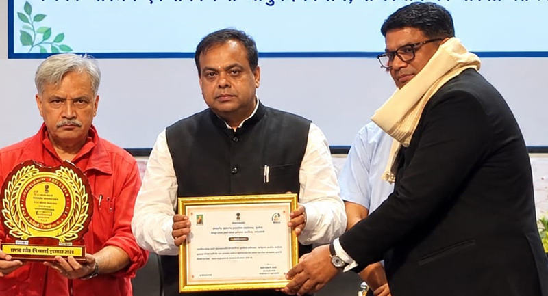 Dr. Bhati honored with the State-level Dhanvantari Award.